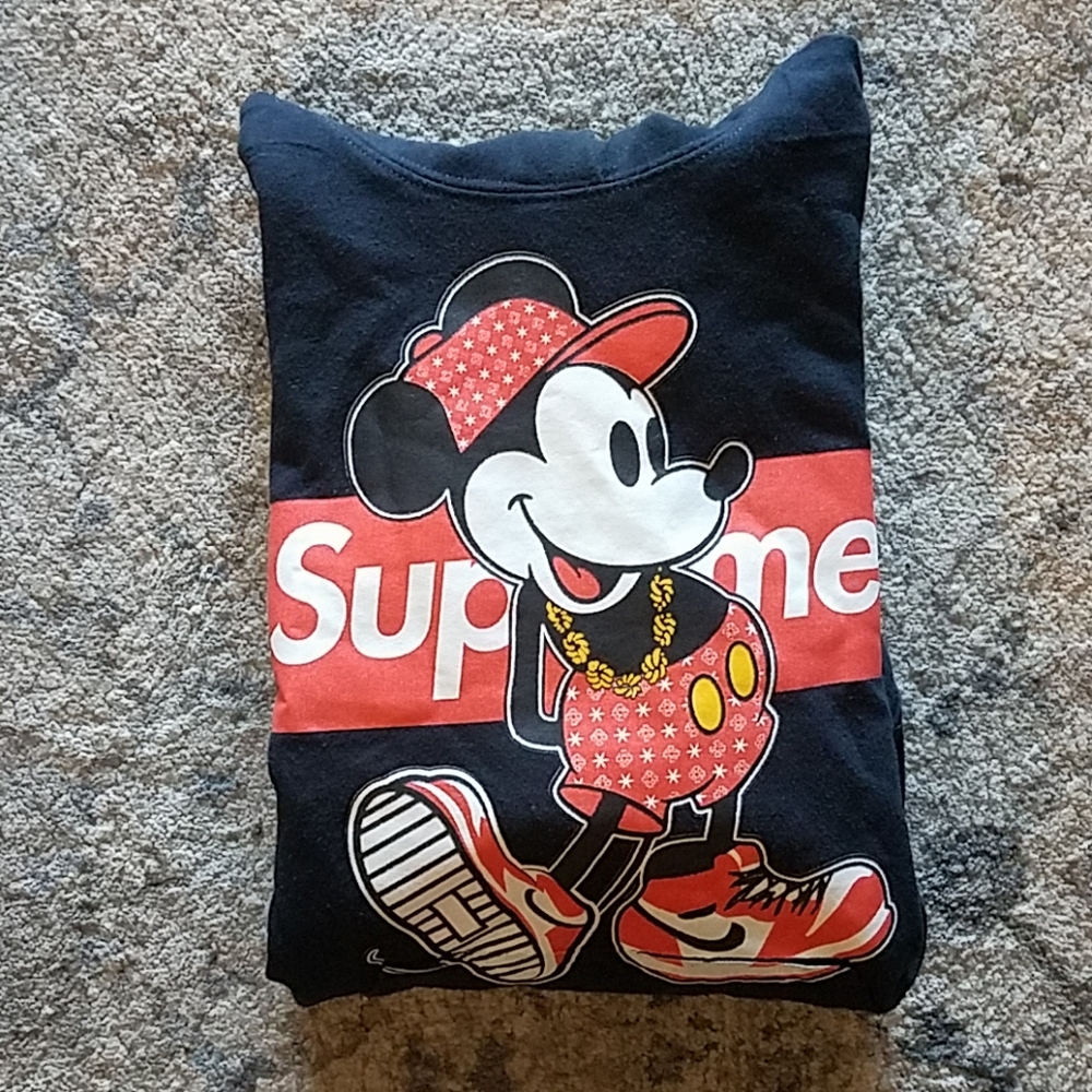 SUPREME child large sweatshirt